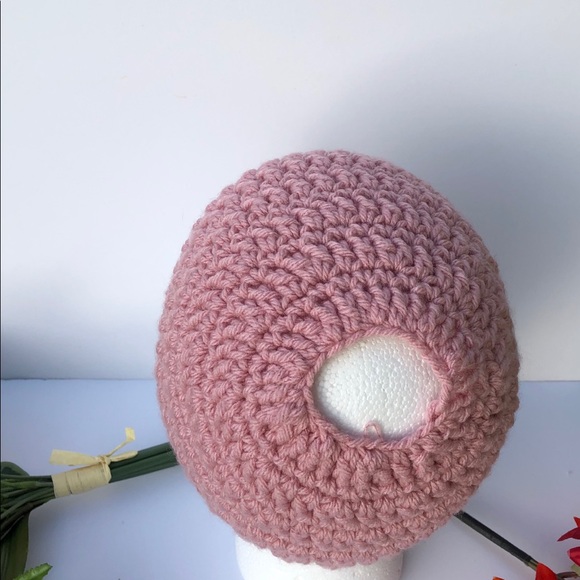 Pink messy bun pony tail hat - Picture 3 of 4